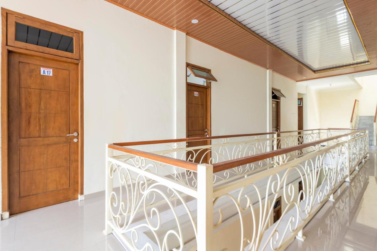 Oyo 3706 Griya Tentrem Syariah Lamongan Ngoại thất bức ảnh